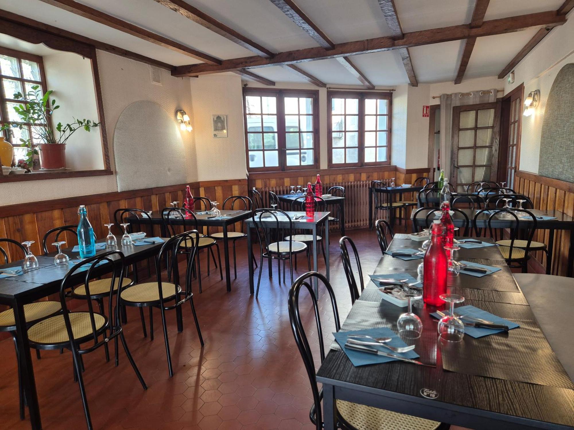Logis Hotel Restaurant L'Oustal Naves  Exterior foto