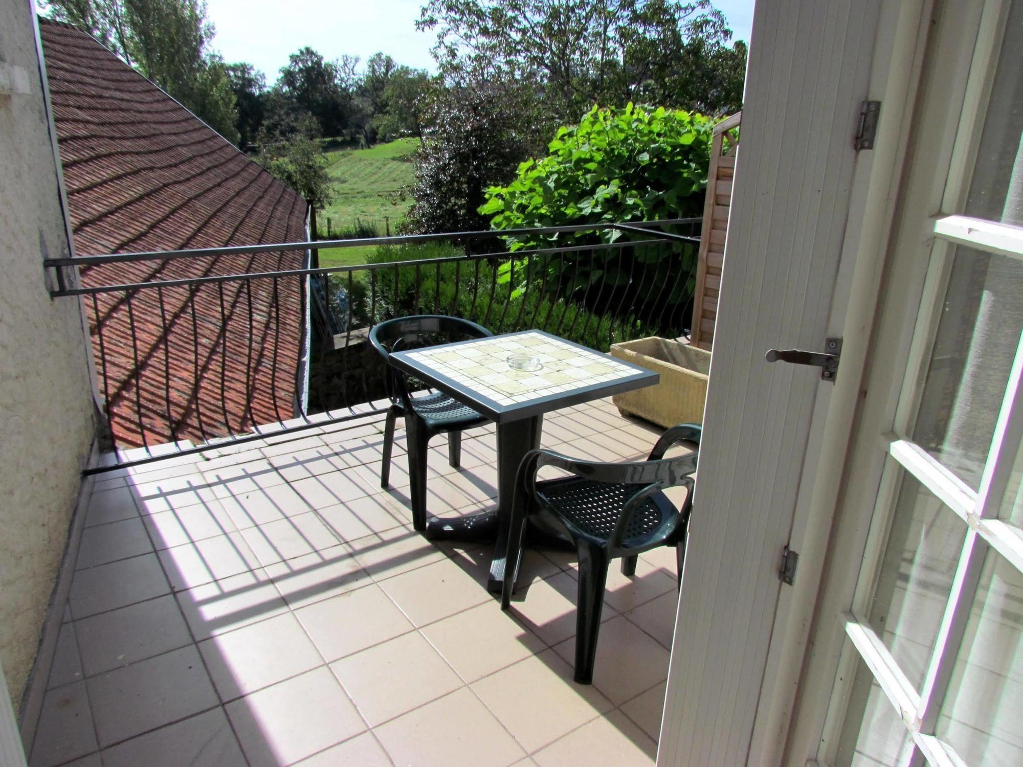 Logis Hotel Restaurant L'Oustal Naves  Exterior foto